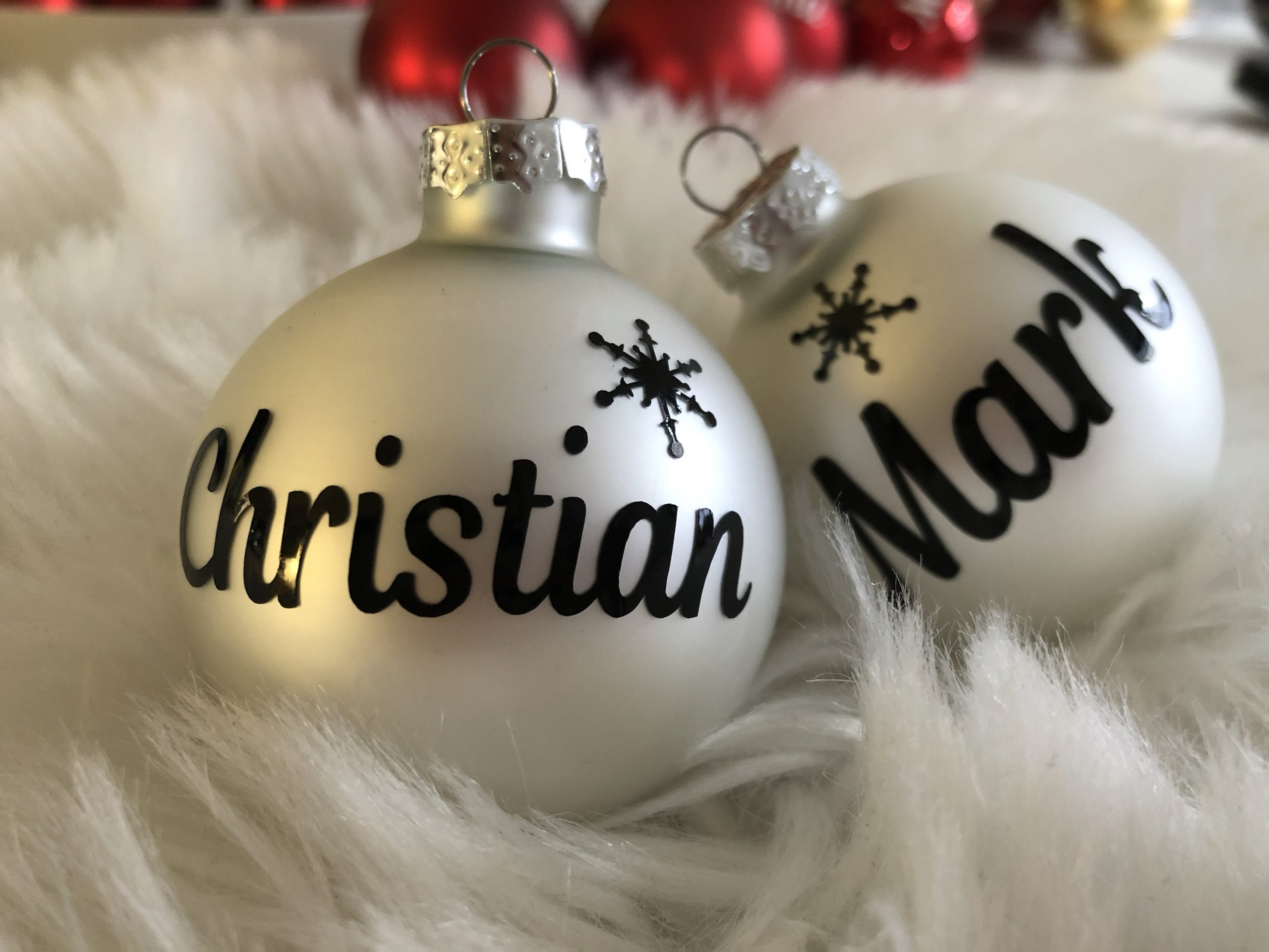 Personalisierte Weihnachtskugel aus Kunststoff – Bild 2